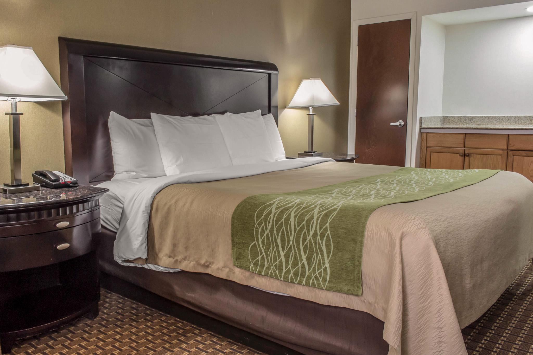 Comfort Inn Medford-Long Island Bagian luar foto