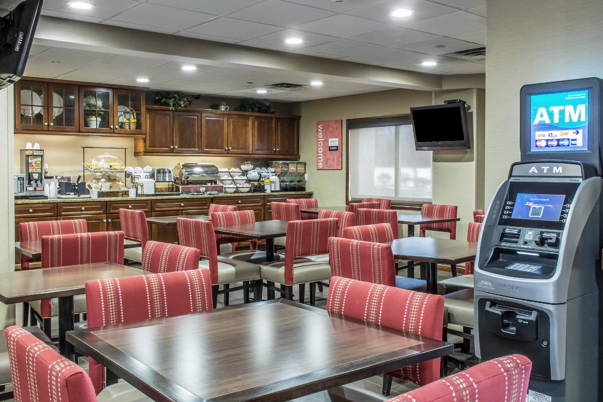 Comfort Inn Medford-Long Island Bagian luar foto