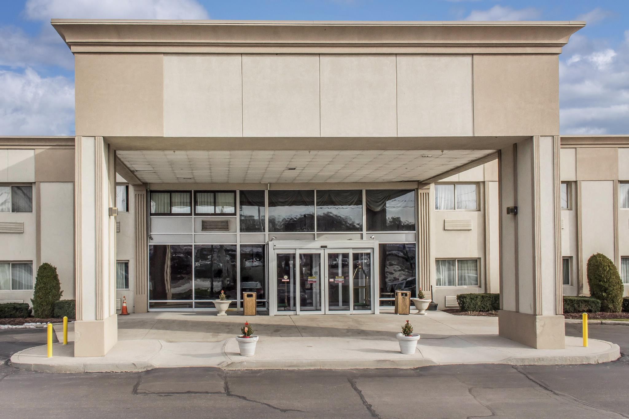 Comfort Inn Medford-Long Island Bagian luar foto