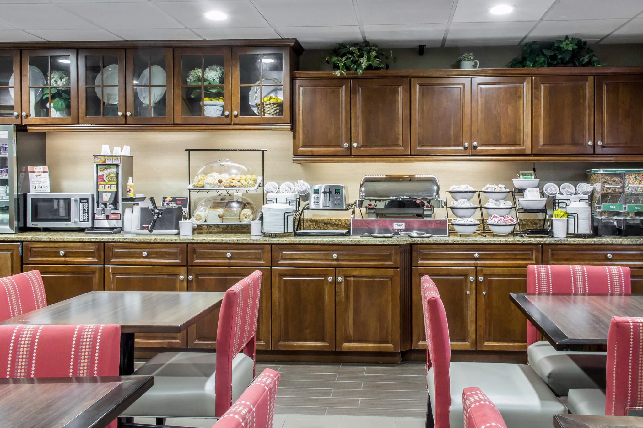 Comfort Inn Medford-Long Island Bagian luar foto