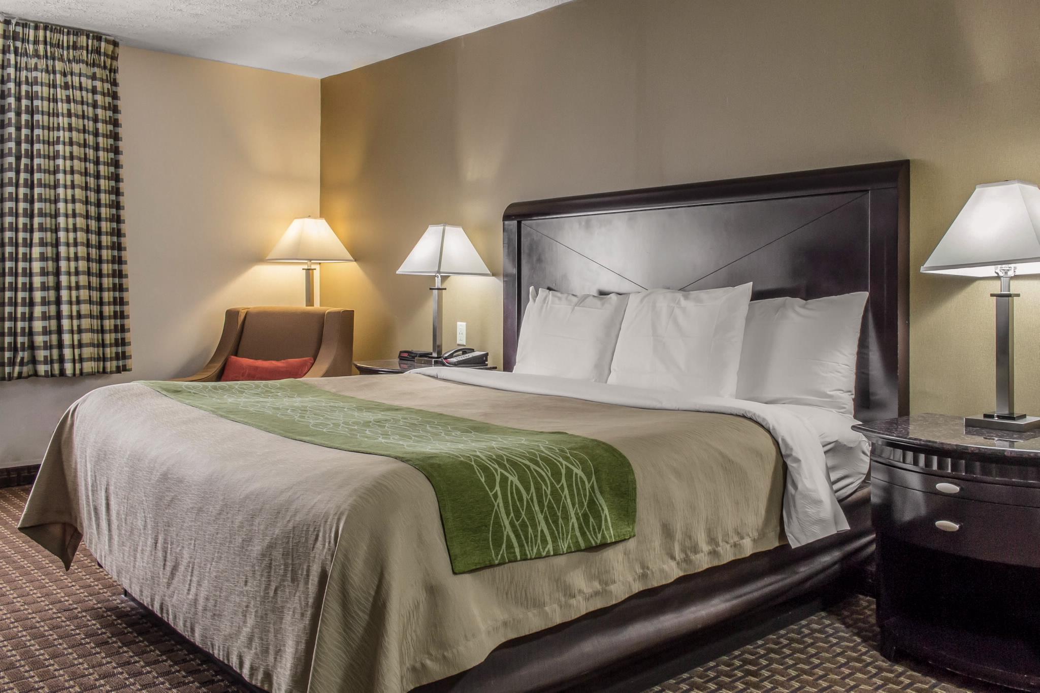 Comfort Inn Medford-Long Island Bagian luar foto