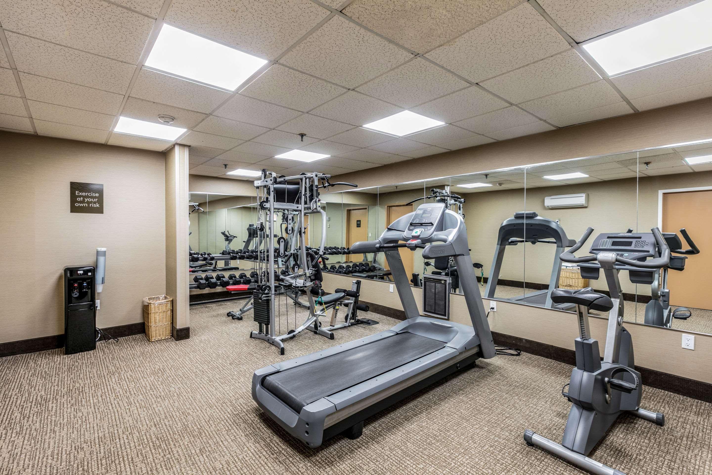 Comfort Inn Medford-Long Island Bagian luar foto