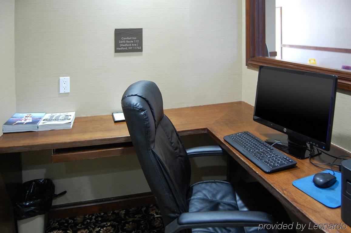 Comfort Inn Medford-Long Island Bagian luar foto