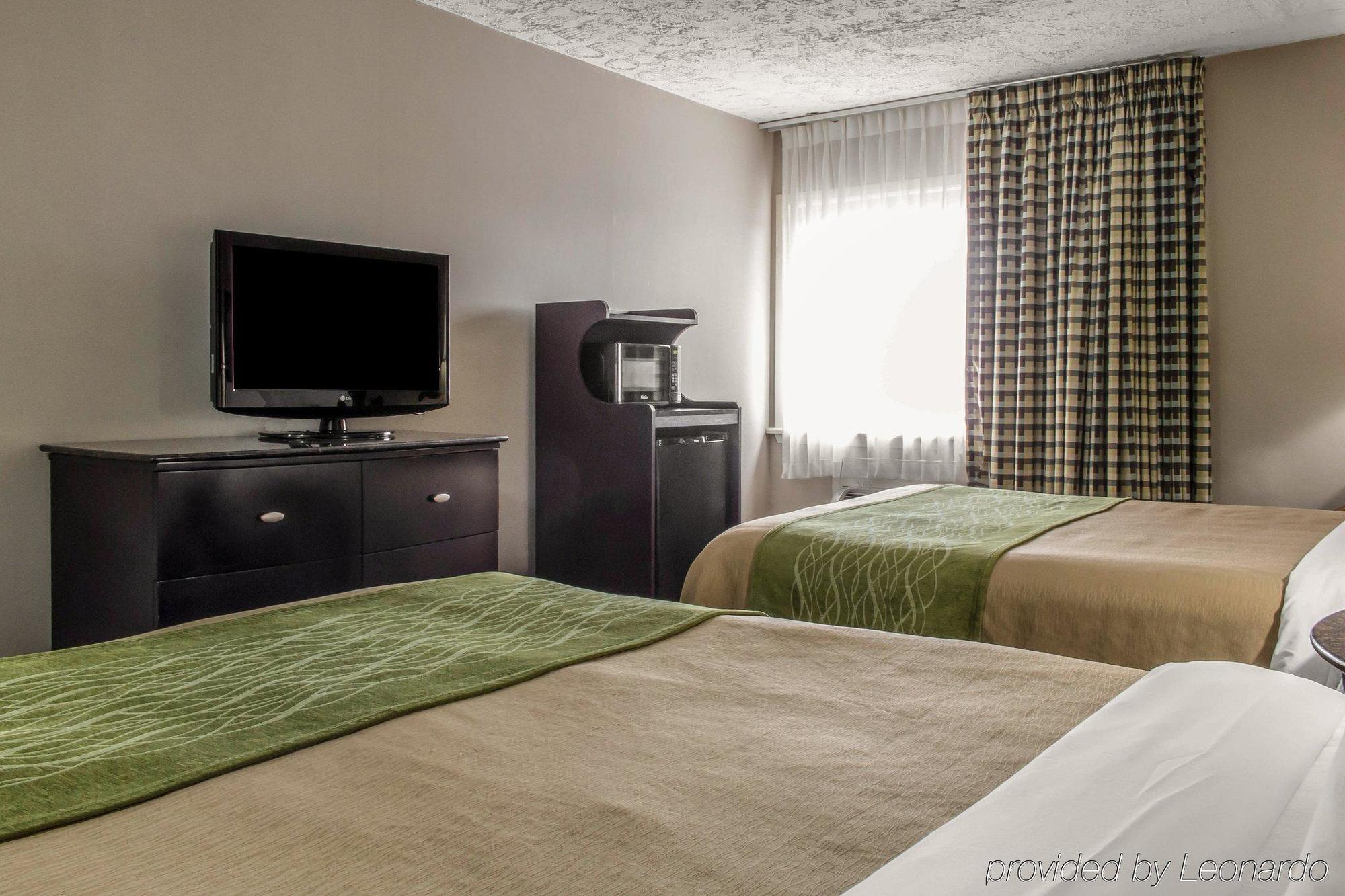 Comfort Inn Medford-Long Island Bagian luar foto